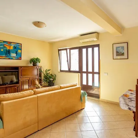 Mirjana Apartment *